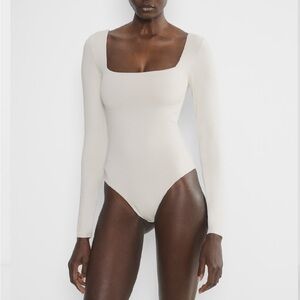 Aritzia Contour Squareneck Bodysuit